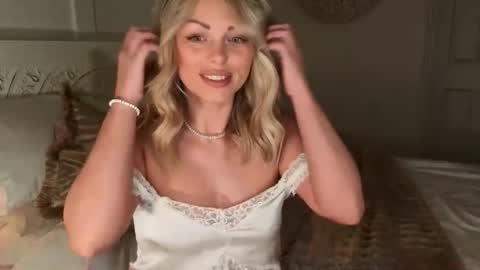 Daisy Dreams online show from February 2026 10:14:02 PM