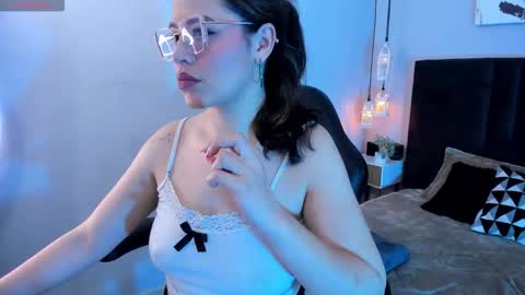 Snapshot of dakhota_rouge chatting on November 2025 03:50:01 AM Dakhota online show from November 2025 03:50:01 AM