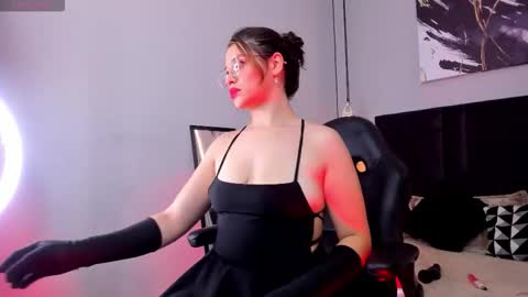 Snapshot of dakhota_rouge chatting on November 2025 04:22:02 AM Dakhota online show from November 2025 04:22:02 AM