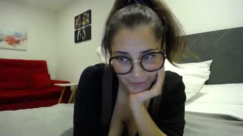 IG  dakotasofiaa online show from December 2025 01:22:02 AM