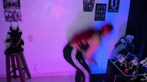 Dakota Crab online show from May 2026 10:49:02 PM