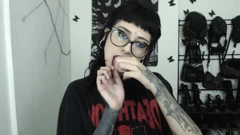 Snapshot of dakota_krall_ chatting on December 2025 03:57:01 AM dakota online show from December 2025 03:57:01 AM