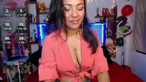 Caroliina online show from December 2025 08:26:01 PM