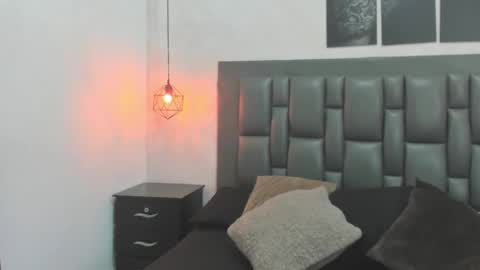 Dakota  online show from September 2025 12:07:01 PM