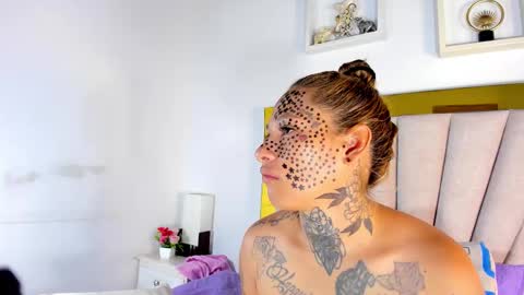 dakota_stream online show from December 2025 12:14:01 PM