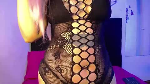 Daakota  online show from February 2026 01:40:02 PM