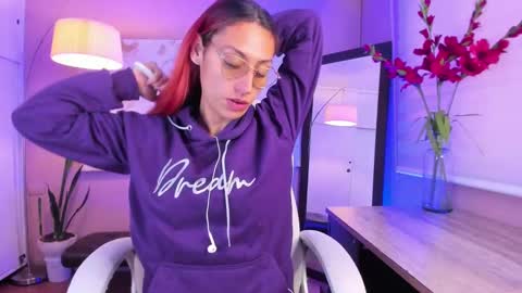 Snapshot of dalia_garrett chatting on January 2025 01:20:01 PM Dalia online show from January 2025 01:20:01 PM