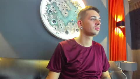 Snapshot of damian__oliver chatting on December 2024 02:53:01 AM Damian Oliver online show from December 2024 02:53:01 AM