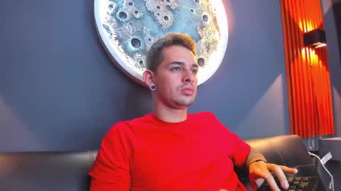 Snapshot of damian__oliver chatting on December 2024 10:29:02 AM Damian Oliver online show from December 2024 10:29:02 AM