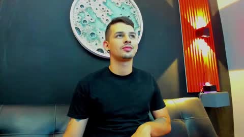 Snapshot of damian__oliver chatting on January 2025 05:21:02 AM Damian Oliver online show from January 2025 05:21:02 AM