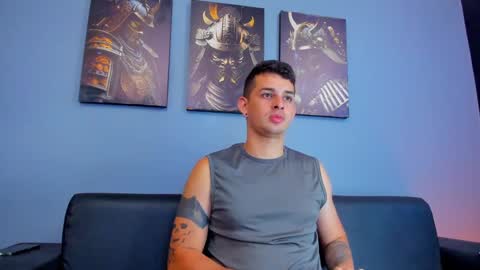 Snapshot of damian__oliver chatting on February 2025 03:29:02 AM Damian Oliver online show from February 2025 03:29:02 AM