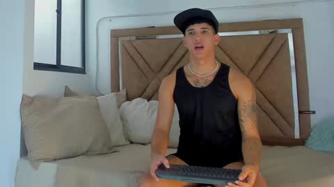 Snapshot of damian_queen chatting on December 2024 08:26:02 PM damian key online show from December 2024 08:26:02 PM