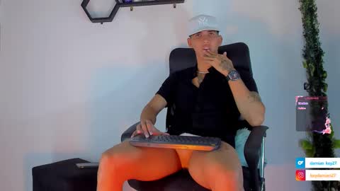 Snapshot of damian_queen chatting on March 2025 08:42:02 PM damian key online show from March 2025 08:42:02 PM