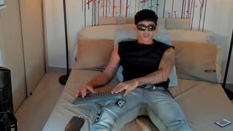 Snapshot of damian_queen chatting on November 2025 02:29:02 PM damian key online show from November 2025 02:29:02 PM