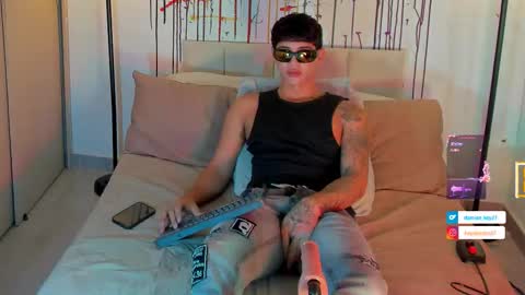 Snapshot of damian_queen chatting on November 2025 07:02:02 PM damian key online show from November 2025 07:02:02 PM