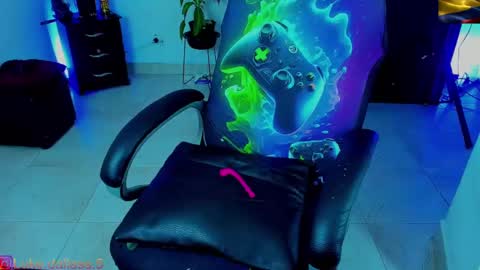 Snapshot of damian_torner chatting on January 2025 11:03:01 AM Damian torner online show from January 2025 11:03:01 AM