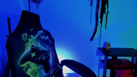 Snapshot of damian_torner chatting on November 2025 06:58:02 AM Damian torner online show from November 2025 06:58:02 AM