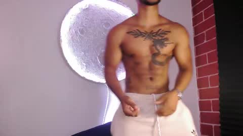 instagram damiannreed. online show from December 2024 10:45:01 PM