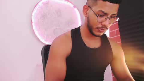 instagram damiannreed. online show from December 2024 02:11:02 PM