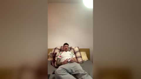 Snapshot of damo111694 chatting on February 2026 10:08:02 PM damo111694 online show from February 2026 10:08:02 PM