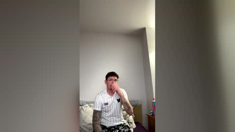 damo111694 online show from March 2026 10:25:02 PM