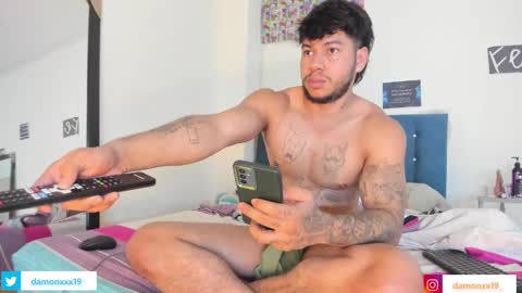 Snapshot of damonxxx1 chatting on January 2025 01:45:02 PM Damon online show from January 2025 01:45:02 PM