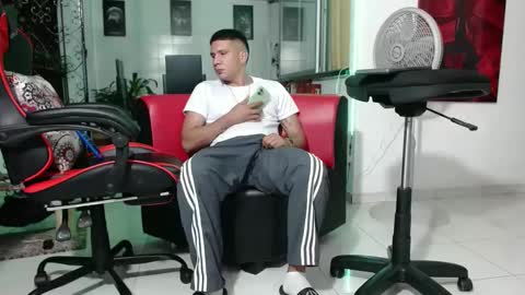 Snapshot of damyan_2003 chatting on December 2024 12:28:02 AM damyan_2003 online show from December 2024 12:28:02 AM