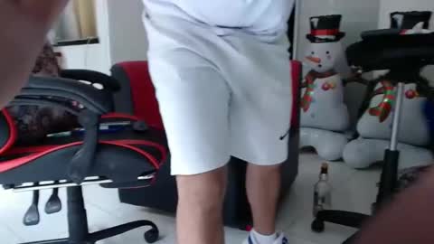 Snapshot of damyan_2003 chatting on December 2024 08:05:02 PM damyan_2003 online show from December 2024 08:05:02 PM