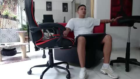 Snapshot of damyan_2003 chatting on December 2024 05:26:02 PM damyan_2003 online show from December 2024 05:26:02 PM