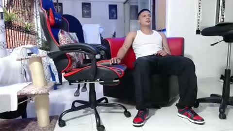 Snapshot of damyan_2003 chatting on December 2024 06:38:01 PM damyan_2003 online show from December 2024 06:38:01 PM