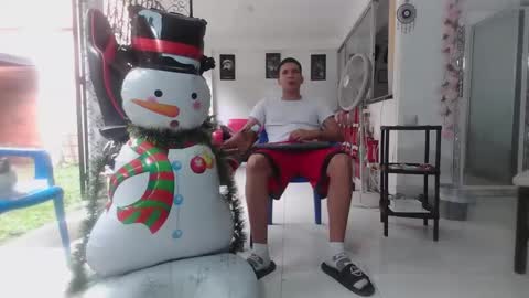 Snapshot of damyan_2003 chatting on January 2025 03:13:01 PM damyan_2003 online show from January 2025 03:13:01 PM