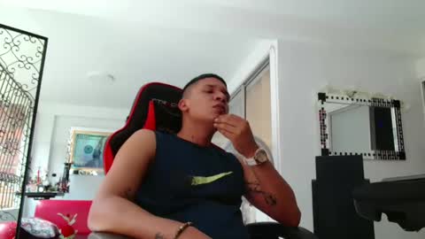 Snapshot of damyan_2003 chatting on February 2025 06:37:01 PM damyan_2003 online show from February 2025 06:37:01 PM