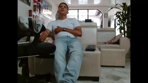 Snapshot of damyan_2003 chatting on February 2026 07:01:02 PM damyan_2003 online show from February 2026 07:01:02 PM