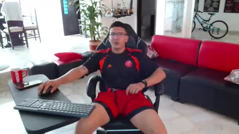 damyan_2003 online show from May 2026 02:32:02 PM