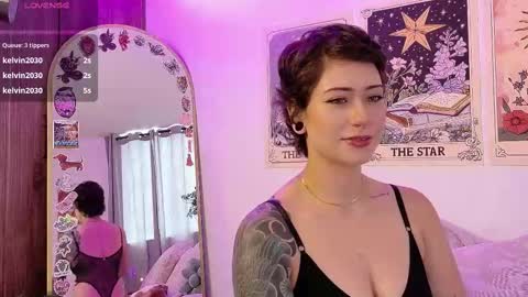 Snapshot of dan_universe chatting on September 2025 07:58:02 PM Bluemoon online show from September 2025 07:58:02 PM