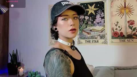 Snapshot of dan_universe chatting on September 2025 06:35:02 PM Bluemoon online show from September 2025 06:35:02 PM