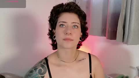 Snapshot of dan_universe chatting on November 2025 05:45:02 PM Bluemoon online show from November 2025 05:45:02 PM