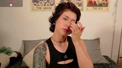 Snapshot of dan_universe chatting on November 2025 02:13:01 AM Bluemoon online show from November 2025 02:13:01 AM