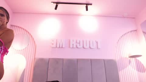 Dana online show from December 2025 02:30:01 AM