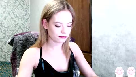 Snapshot of dana_smilex chatting on October 2025 05:53:02 PM Dana SmileX online show from October 2025 05:53:02 PM