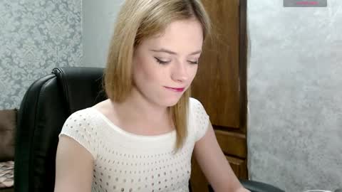 Dana SmileX online show from May 2026 07:33:01 PM
