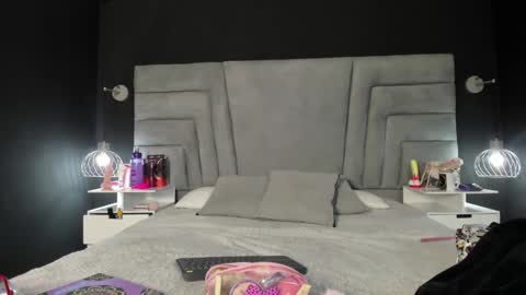 Snapshot of danaandthamaraangels chatting on December 2024 06:48:01 PM online show from December 2024 06:48:01 PM