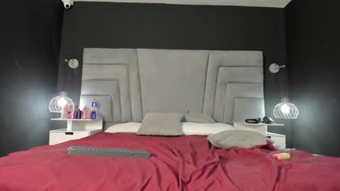 Snapshot of danaandthamaraangels chatting on December 2024 03:38:02 AM online show from December 2024 03:38:02 AM