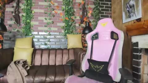 Snapshot of danaandthamaraangels chatting on February 2025 04:21:02 AM online show from February 2025 04:21:02 AM