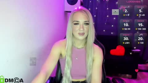 dances_queen online show from April 2026 07:02:02 AM