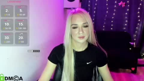 dances_queen online show from May 2026 07:02:02 AM