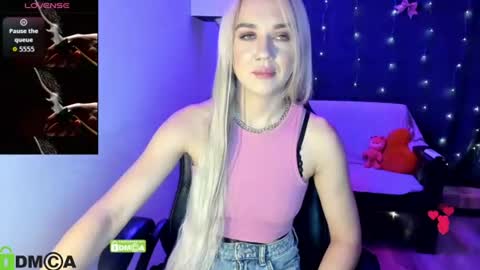 dances_queen online show from July 2026 07:05:02 AM