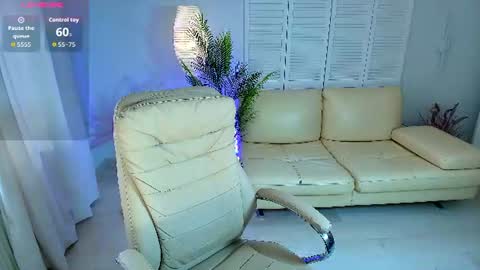 Snapshot of dani_kittys chatting on June 2026 08:38:01 AM dani_kittys online show from June 2026 08:38:01 AM