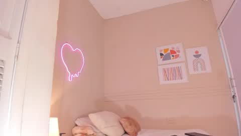 Hi I am Dani online show from November 2025 11:43:01 AM