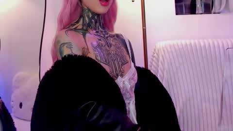 Snapshot of dani_valen chatting on December 2025 11:46:02 PM Dani online show from December 2025 11:46:02 PM